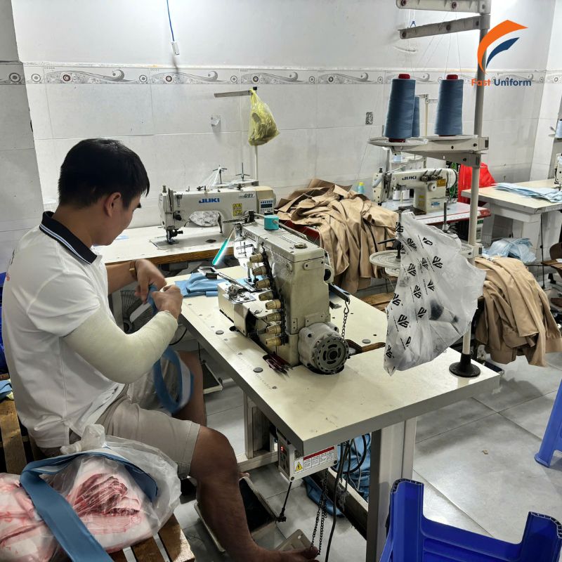 Quy trình may đồng phục Scrubs xanh xám đậm