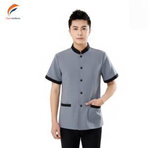 Chi phí may đồng phục tổ phòng tùy thuộc vào chất liệu vải, số lượng, kiểu dáng, in/thêu logo và tiến độ sản xuất