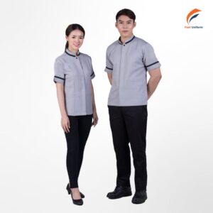 Đồng phục tổ phòng xám nhạt phối đen mang đến diện mạo chỉn chu, hiện đại và chuyên nghiệp cho đội ngũ nhân viên