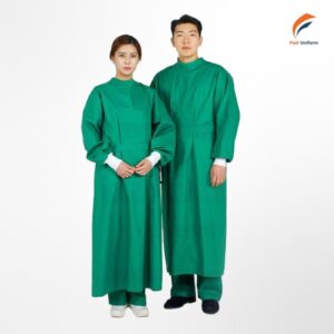 Mẫu đồng phục phòng mổ xanh lá được thiết kế theo tiêu chuẩn y tế, đảm bảo an toàn và thoải mái