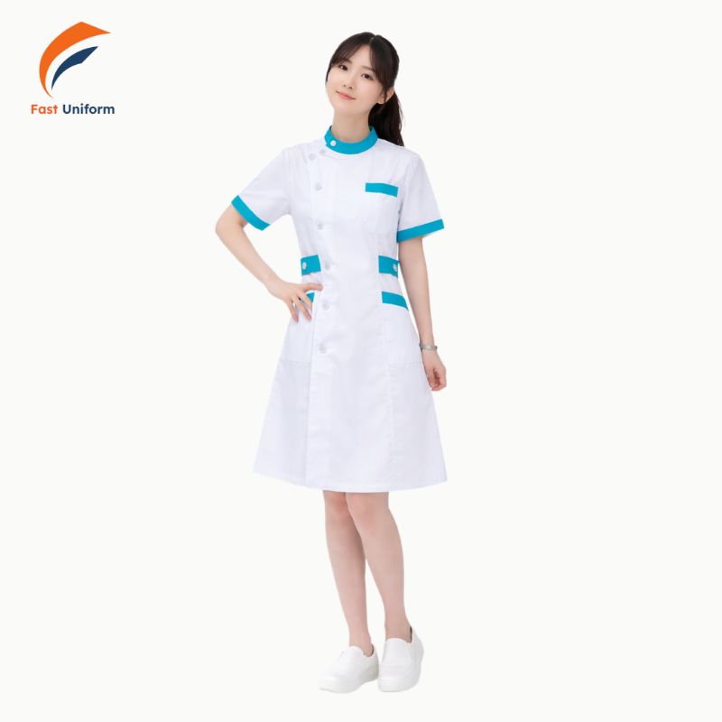 Chi phí may váy điều dưỡng trắng xanh phụ thuộc vào vải, thiết kế và số lượng