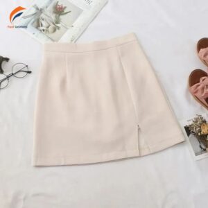 Fast Uniform tự hào là đơn vị uy tín trong lĩnh vực may mặc đồng phục thiết kế, đặc biệt chuyên dòng chân váy chữ A màu kem thời thượng