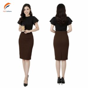 Phối chân váy nâu cùng áo sơ mi, vest hay áo len giúp nàng công sở thanh lịch, hiện đại