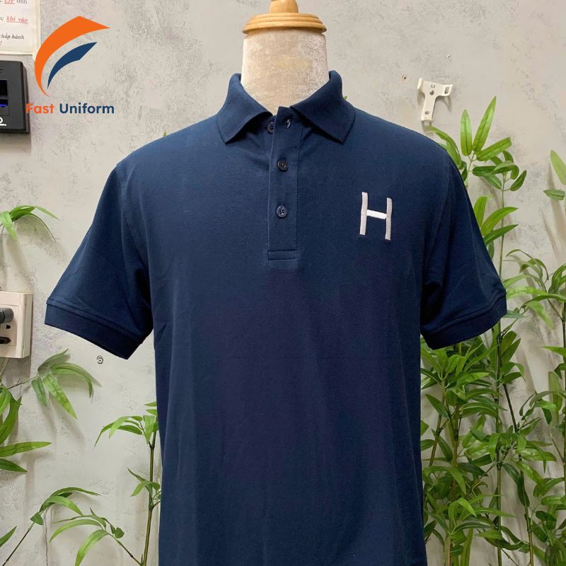 Áo thun cổ trụ là áo polo kết hợp lịch sự, thoải mái phù hợp làm đồng phục công sở