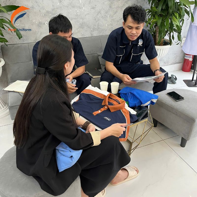 Quy trình may tại Fast Uniform được tối ưu hóa để sản phẩm đạt độ hoàn thiện cao