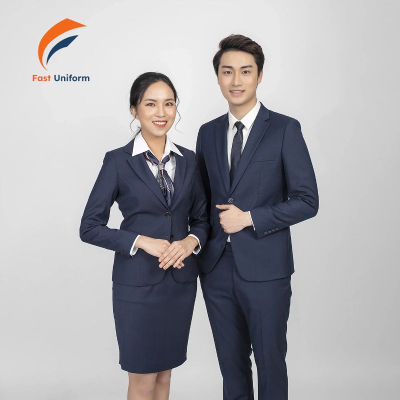 Vest phối sơ mi, quần tây hoặc chân váy giúp tạo diện mạo công sở chuyên nghiệp