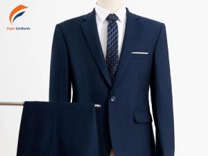 phối màu caravat với áo vest