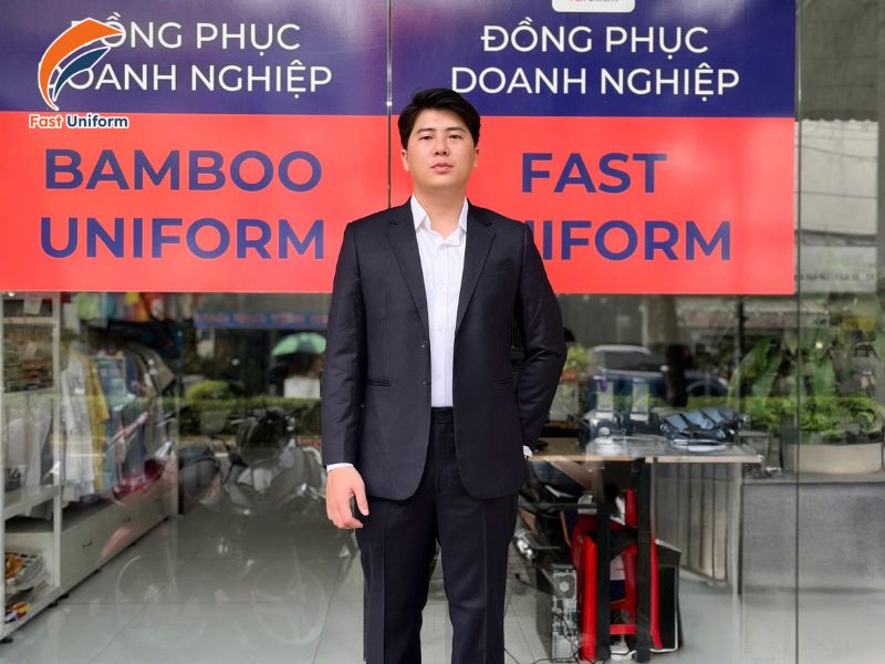 Giao mùa là thời điểm tối ưu để đổi đồng phục, phù hợp thời tiết, thoải mái và giữ hình ảnh chuyên nghiệp