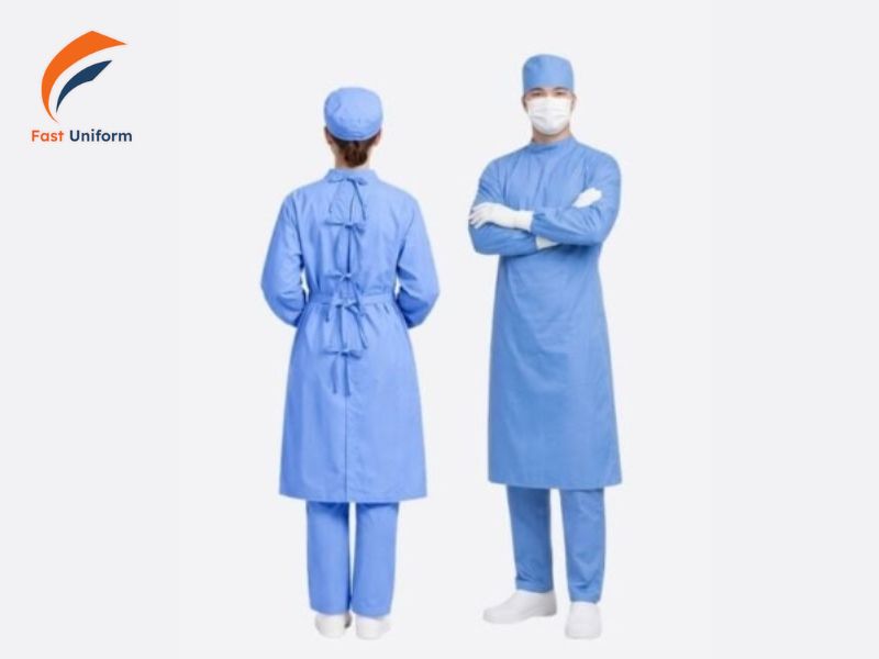 Mũ, khẩu trang và bao giày tạo lớp bảo hộ đa tầng, ngăn tóc, giọt bắn và vi khuẩn