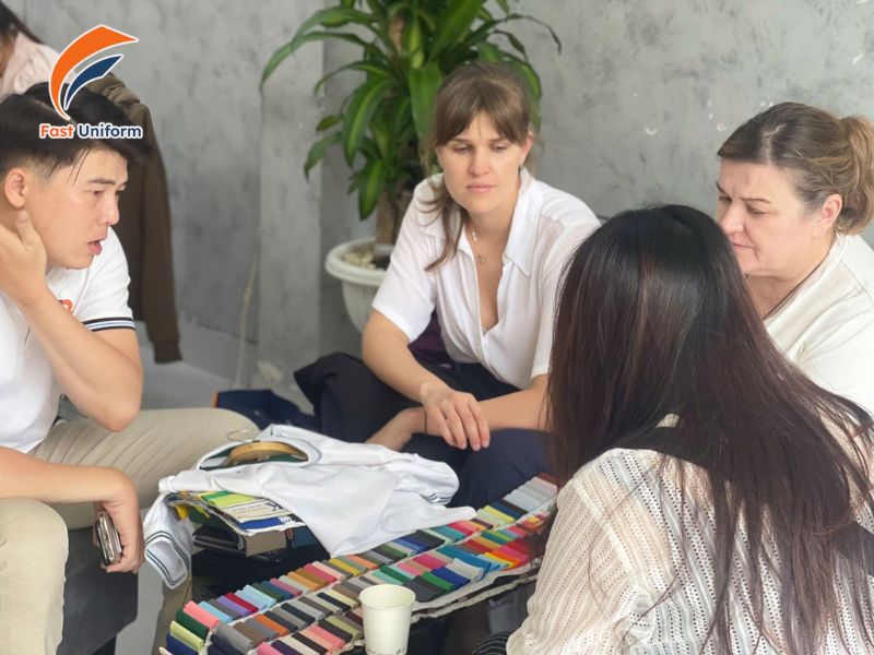Chọn xưởng may đồng phục TPHCM cần đánh giá năng lực, uy tín và tiến độ