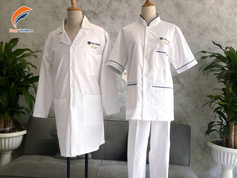 Đồng phục màu trắng đại diện cho sự thuần khiết, minh bạch, nguồn năng lượng tích cực