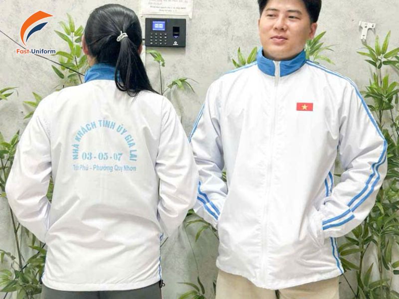 Áo khoác đồng phục màu trắng