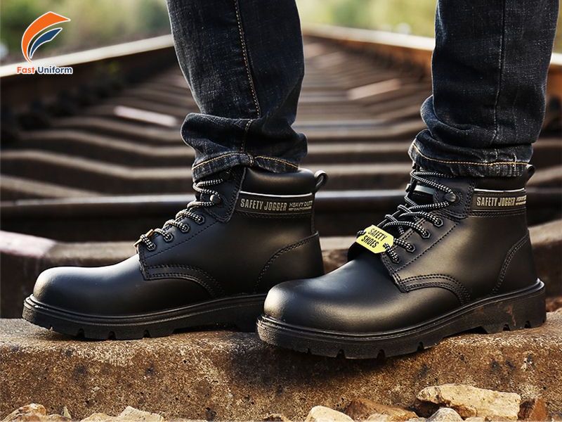 Sử dụng đúng cách, vệ sinh và bảo quản giúp giày Jogger bền, an toàn hơn