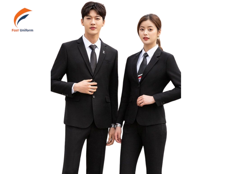 Vest đồng phục đen thể hiện sự sang trọng, đẳng cấp