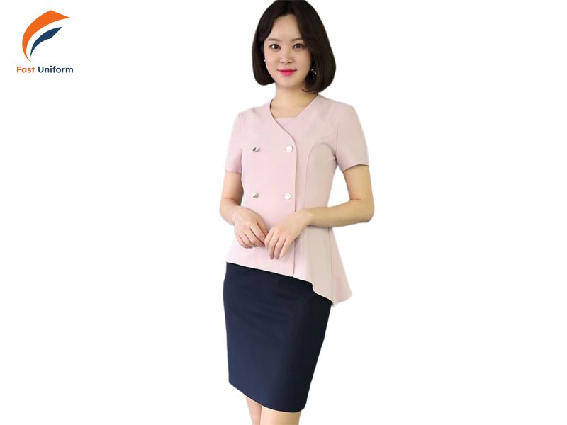 Áo hồng phối chân váy mang vẻ đẹp duyên dáng, hiện đại