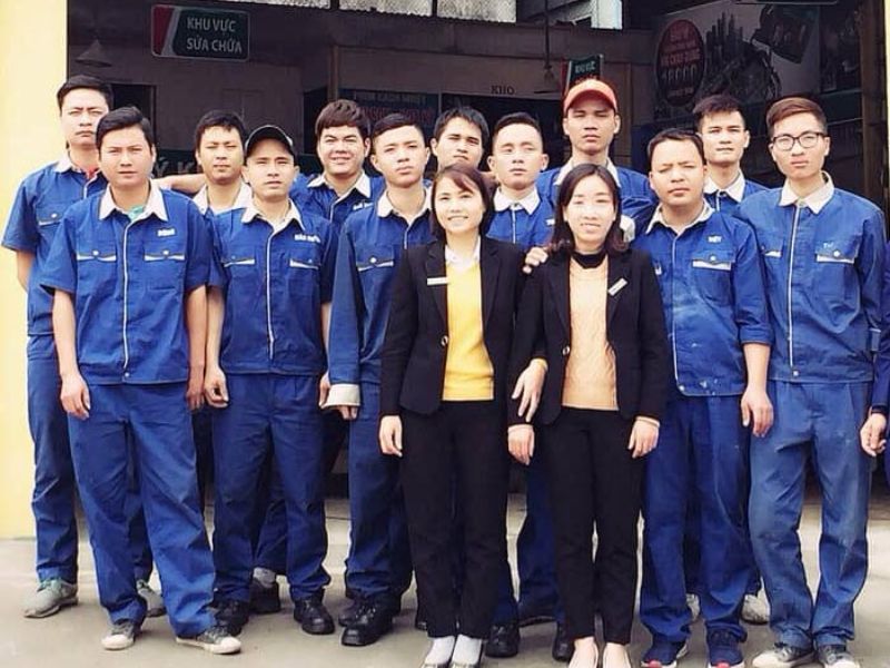 Giá may đồng phục gara ô tô tại Fast Uniform được tư vấn theo vải, mẫu mã và số lượng