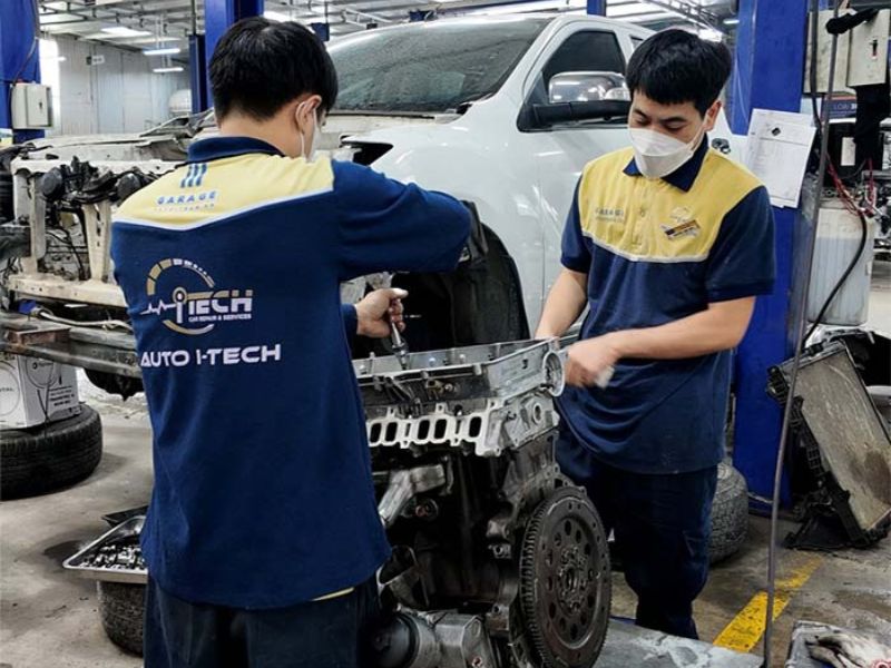Đồng phục AUTO i-TECH Garage phối vàng xanh nổi bật, đa dạng kiểu dáng
