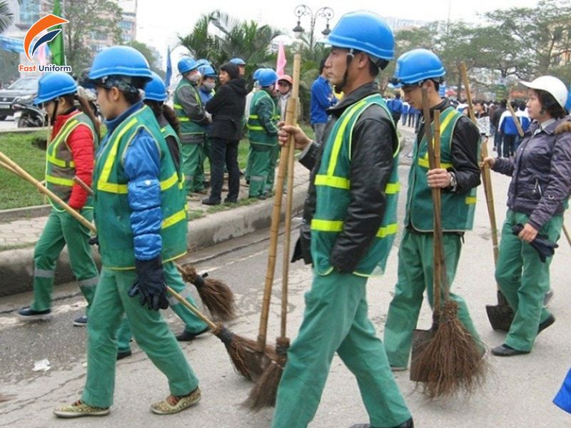 Quần áo bảo hộ vệ sinh môi trường hỗ trợ an toàn, thoải mái và nhận diện tốt