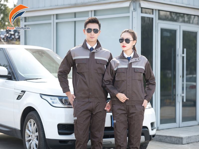Đồng phục kỹ thuật hãng xe cần thiết kế phù hợp công việc, bền chắc và đồng bộ nhận diện